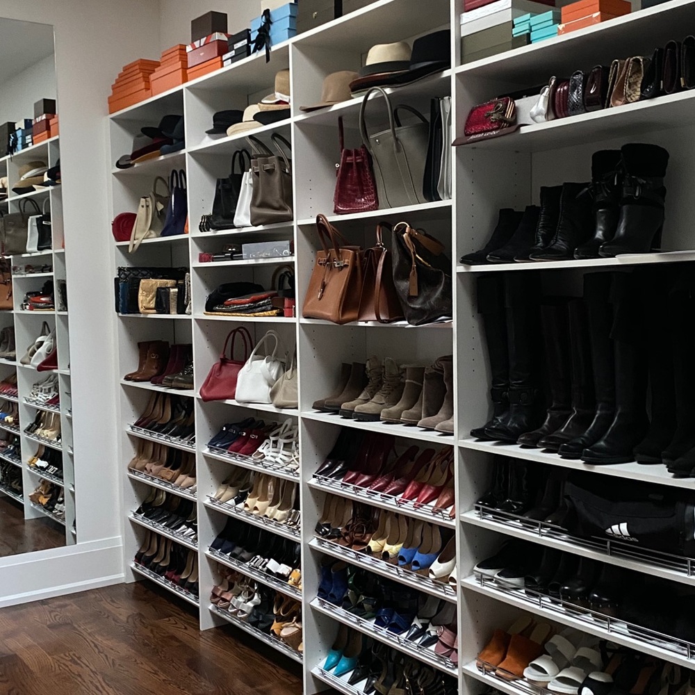 In Instagram @thesecondwonders for luxe items/ over $1000